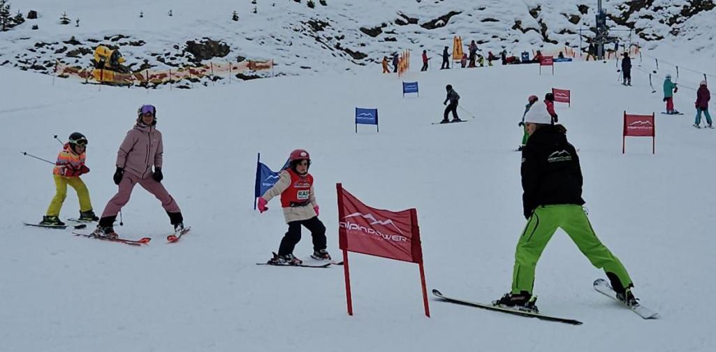 Anfänger Auch die Kleinsten schaffen es den Berg hinunter